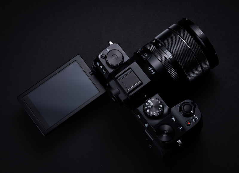 FUJIFILM X-S10 articulating screen. Image: FUJIFILM.